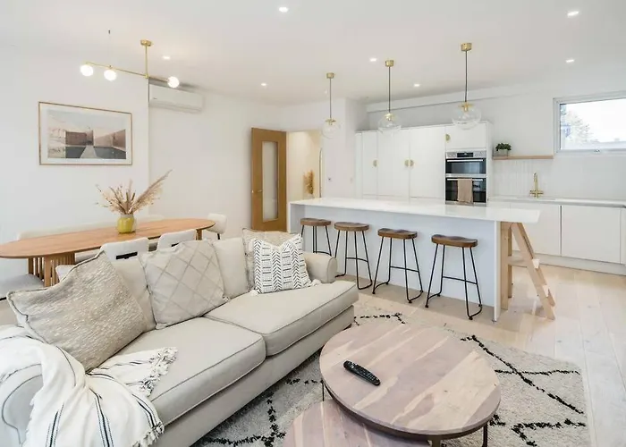 Elegant 2 Bedroom Apartment In Fulham